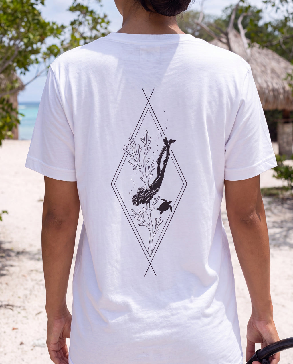 Aruba Freediver & Sea Turtle Tee close-up of the design