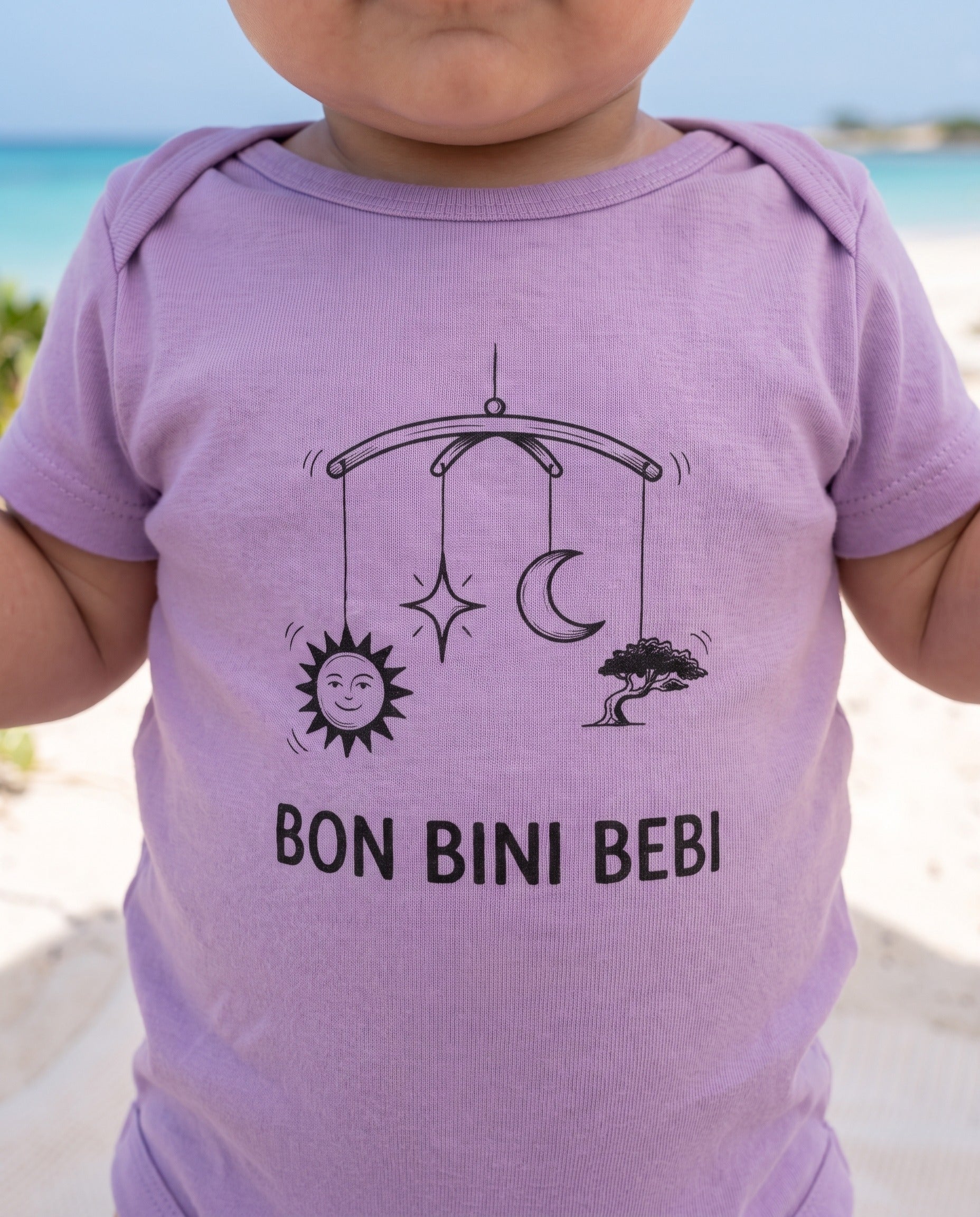 Aruba Bon Bini Bebi Mobile Baby Tee close-up of the design, Lavender