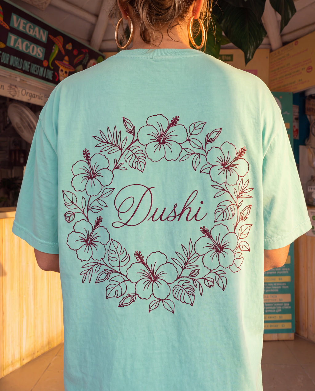 Aruba Dushi Wreath Redwork Tee close-up of the design, Chalky Mint
